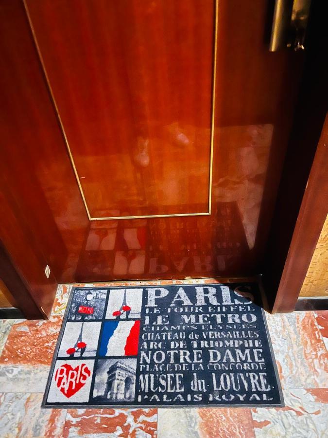 Apartamento Au pied de la tour Eiffel Trocadéro París Exterior foto
